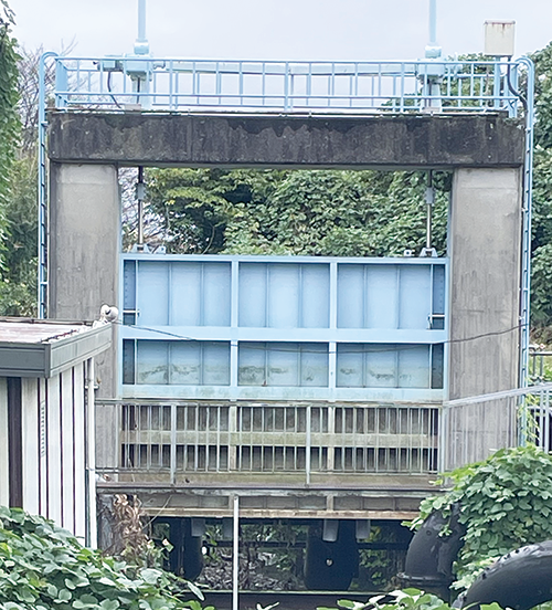 西新宿地区第一排水機場の水門ゲート